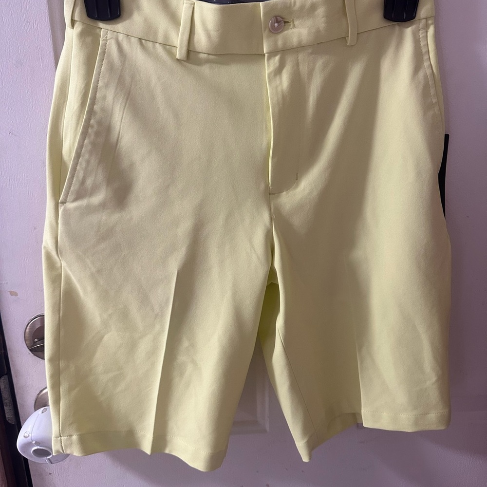 WALTER HAGEN MENS PERFECT 11 GOLF SHORTS: PALE YELLOW: NWT: SZ 30